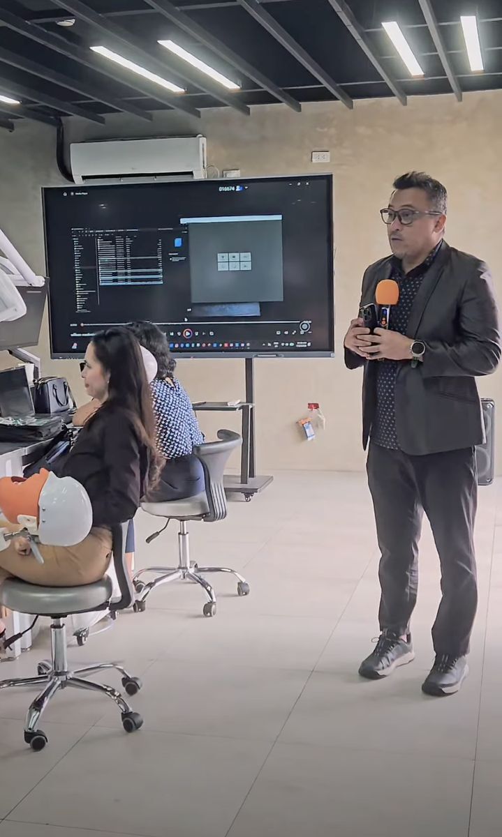 Instructor at the screen