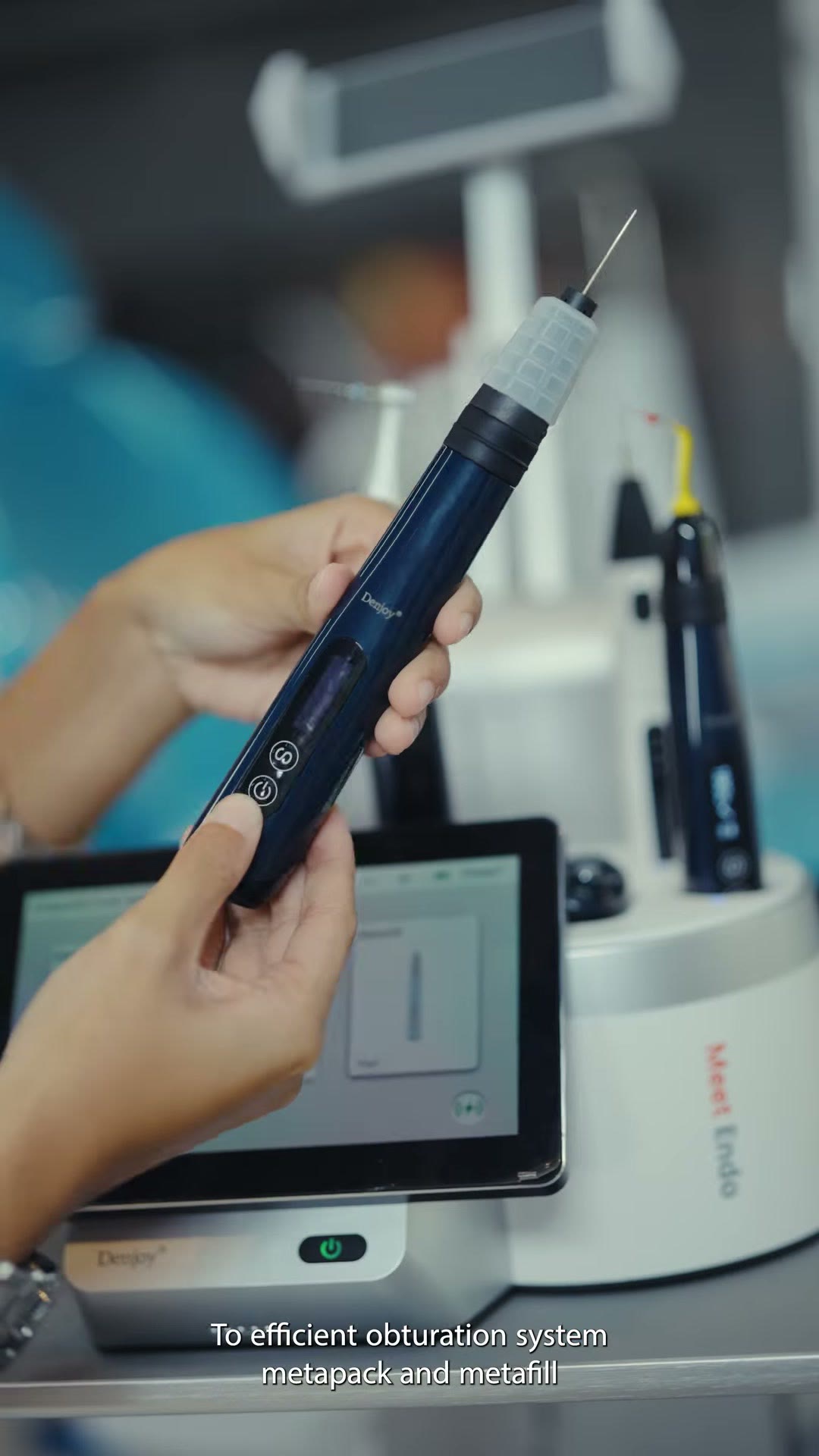 Our product specialist holding the Denjoy cordless endo motor