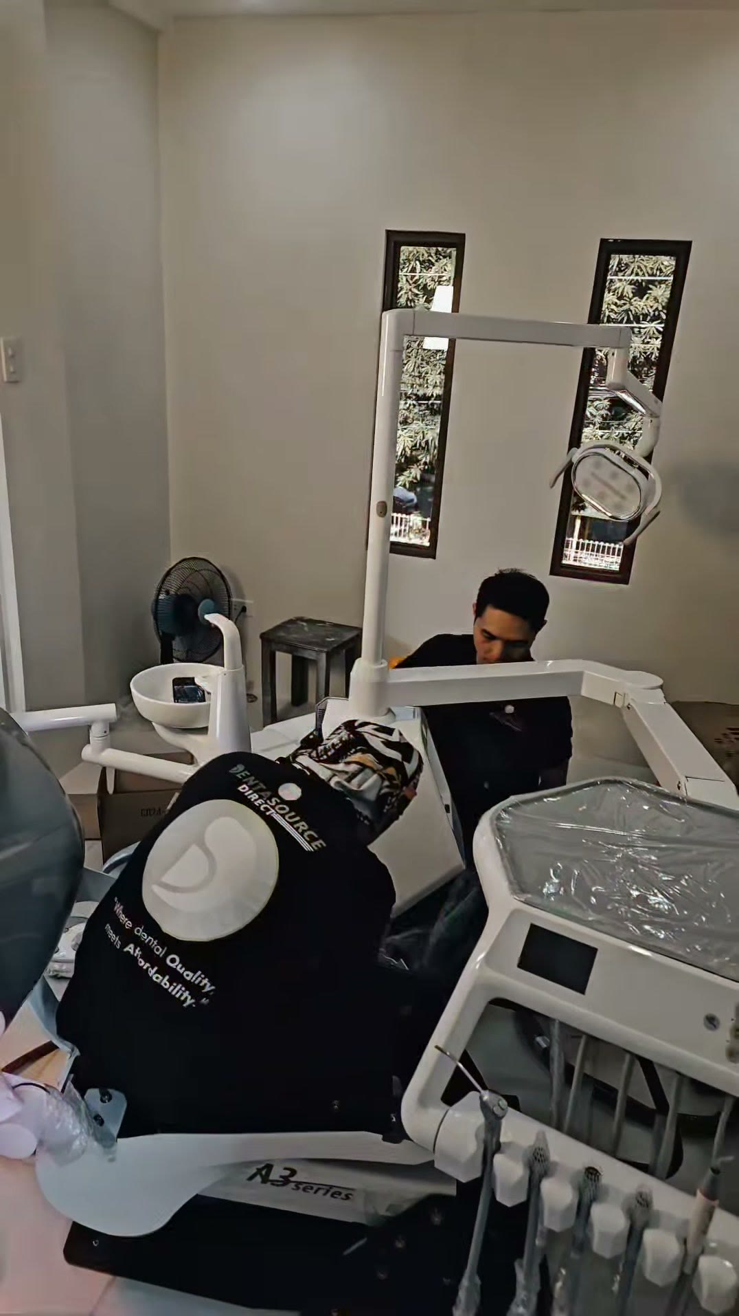 The A3L set in position inside the operatory