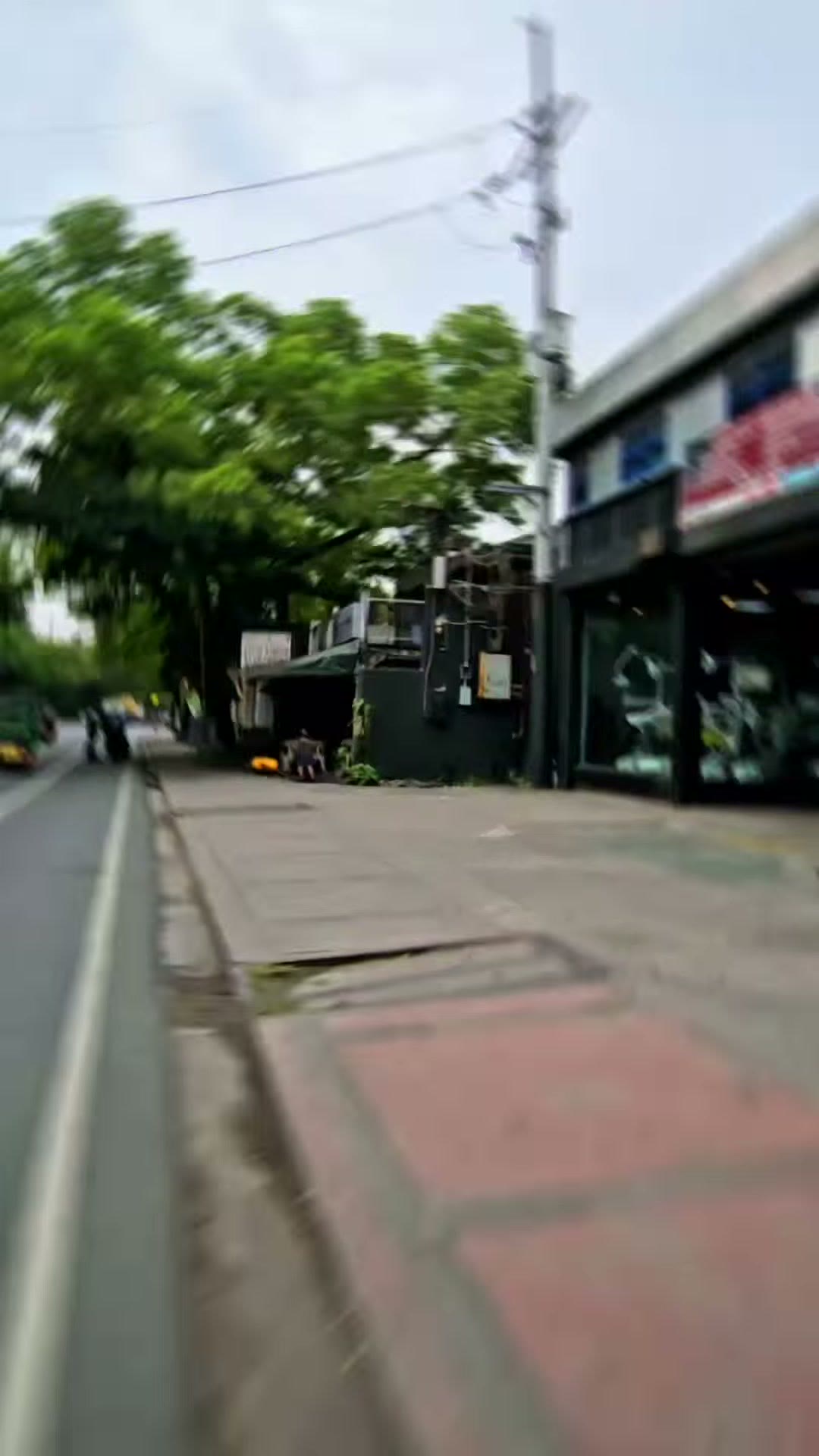 The sidewalk approach to the DentaSource Direct showroom